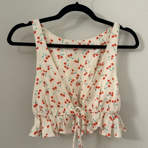 Zara Cherry Print Ruched front tie tie Crop top size small - Picture 2 of 5